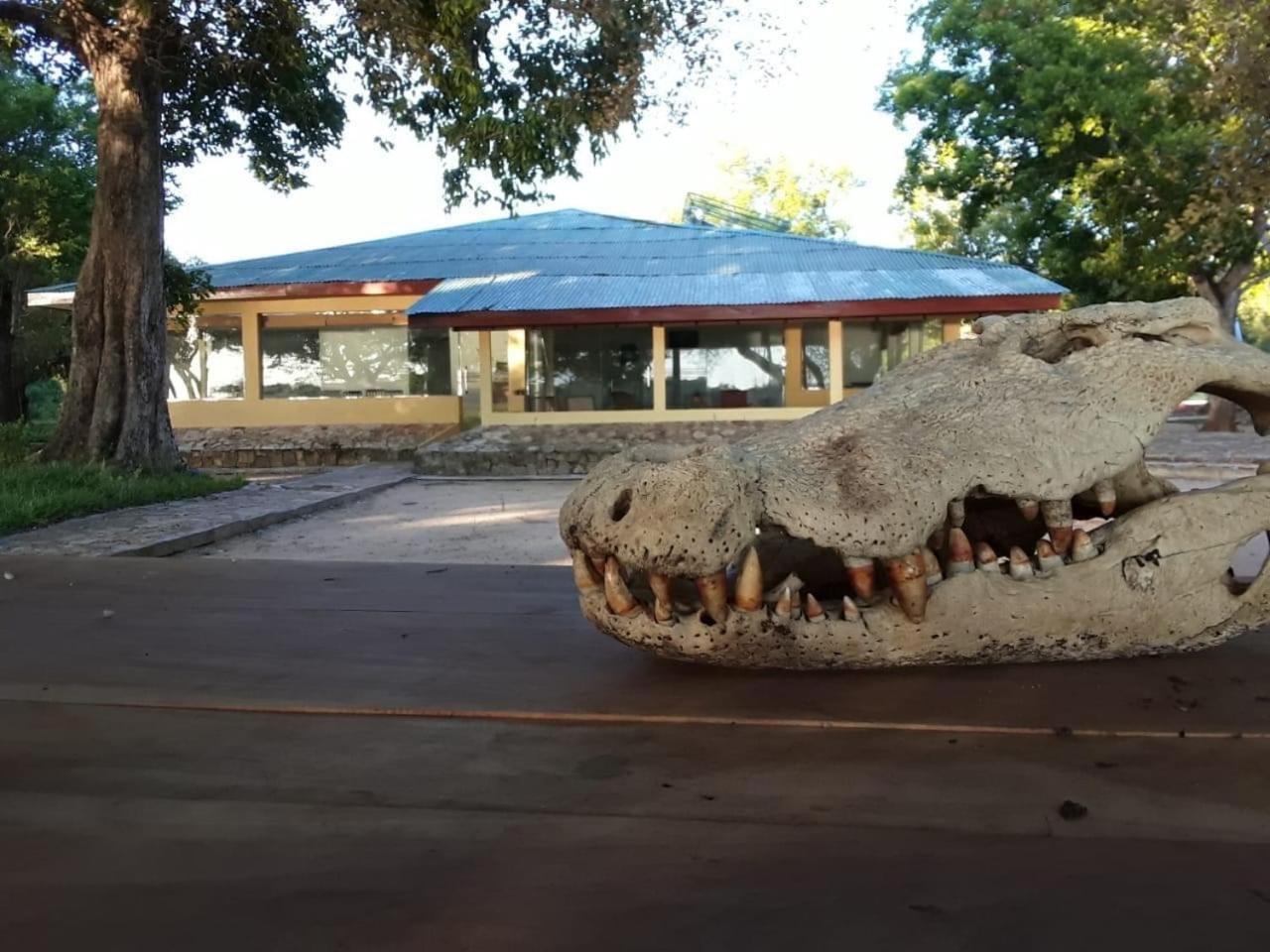 Crocodile Park Bungalow Kataragama Kültér fotó